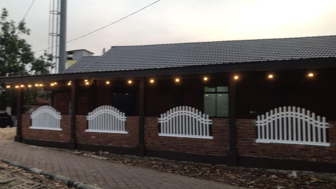 קמפונג קואלה בסוט Roomstay By Abe Cottage מראה חיצוני תמונה